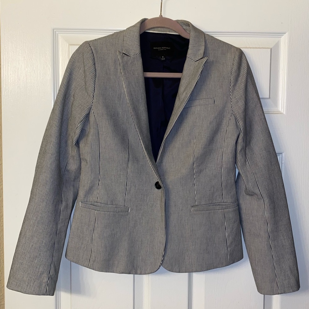 🍌 Banana Republic Classic Fit Blazer Size 6